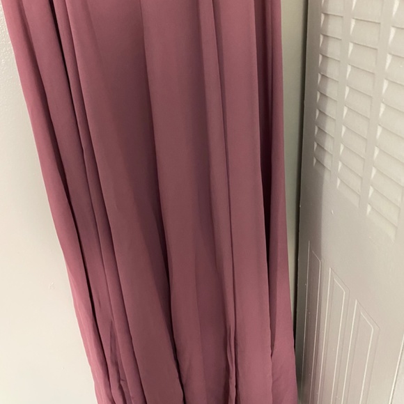 Dresses - Picture 3 of 5